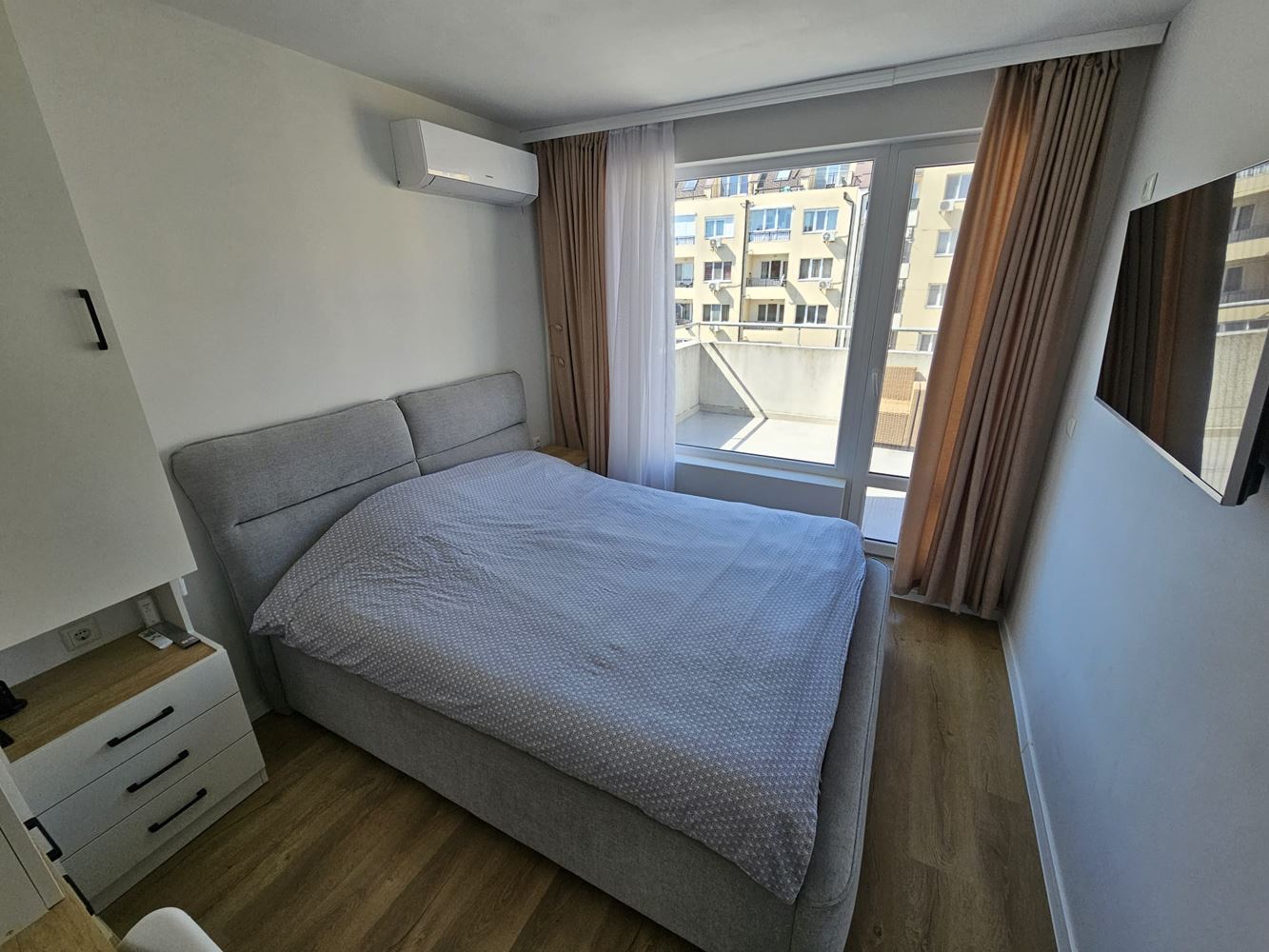 Przestronne i jasne mieszkanie z dwiema sypialniami i dwoma dużymi tarasami w Meden Rudnik – idealne dla rodziny lub jako inwestycja