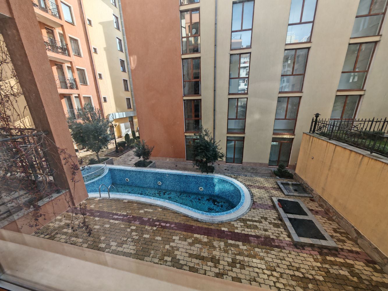 Apartament z dwiema sypialniami w Sveti Vlas z doskonałymi udogodnieniami w zamkniętym kompleksie