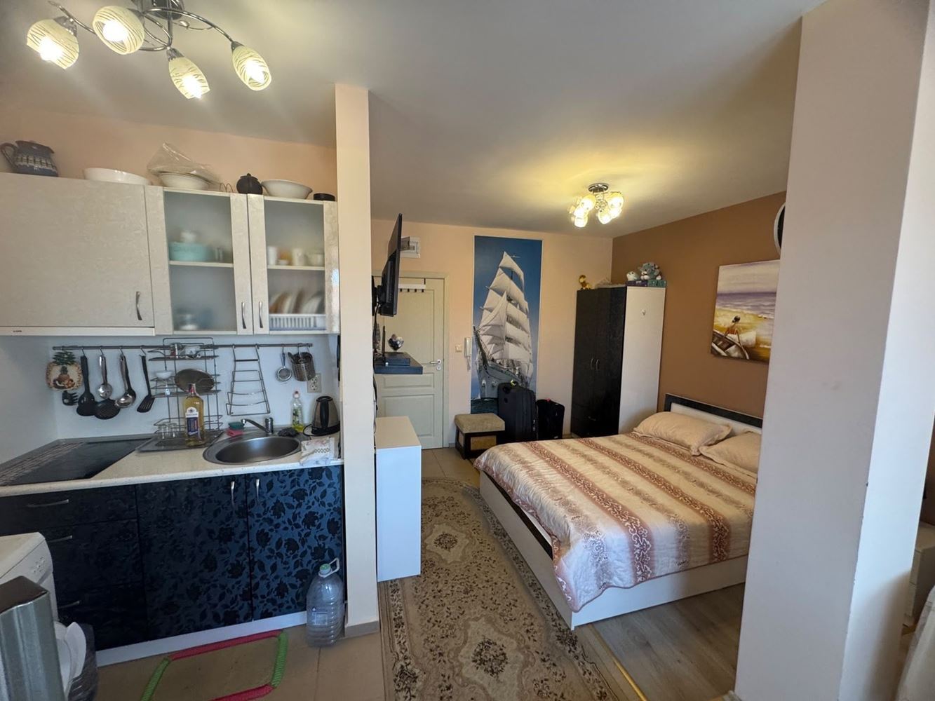 Przytulne studio w sercu Starego Miasta w Pomorie – tylko 300 m od morza