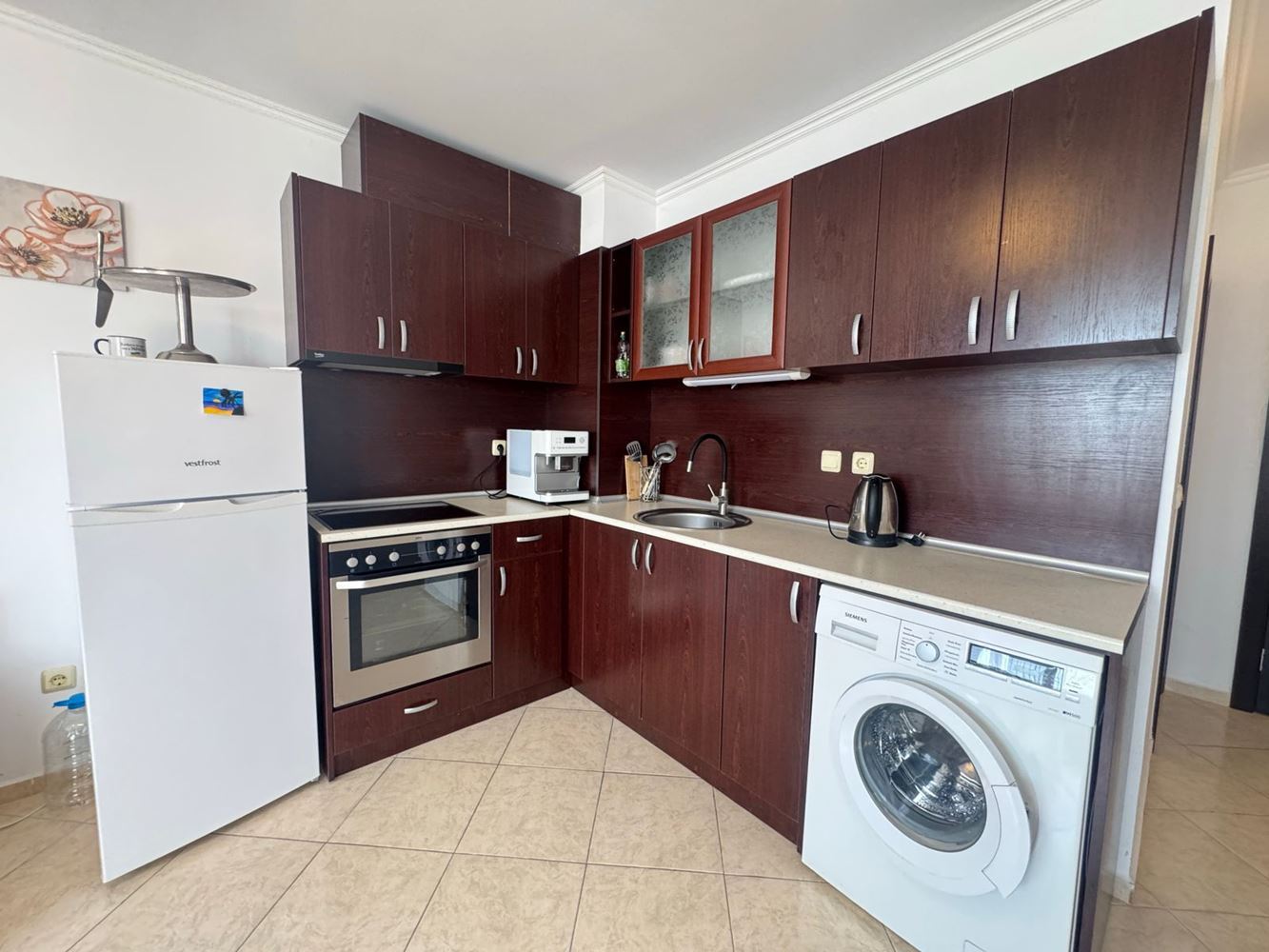 Apartament z jedną sypialnią w zamkniętym kompleksie w Aheloju – w pełni umeblowany i gotowy do zamieszkania