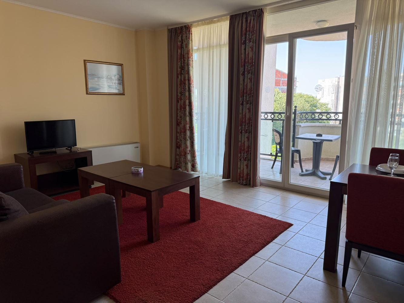Przestronny apartament z jedną sypialnią w pierwszej linii brzegowej w Pomorie