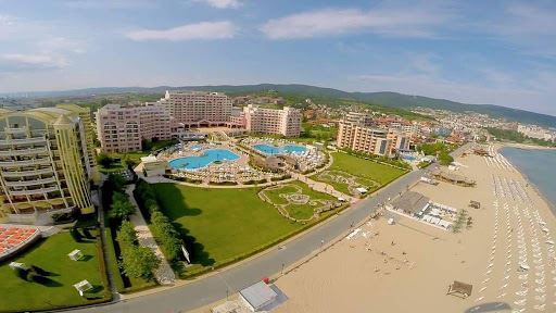  Luksusowe mieszkanie z jedną sypialnią w prestiżowym kompleksie pierwszej linii – komfort, styl i nieskończone udogodnienia