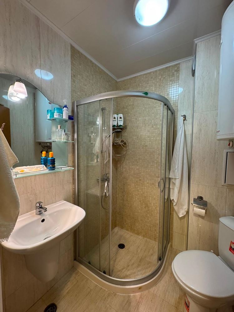 Przestronne i przytulne studio w sercu Starego Miasta Pomorie – tylko 50 metrów od plaży