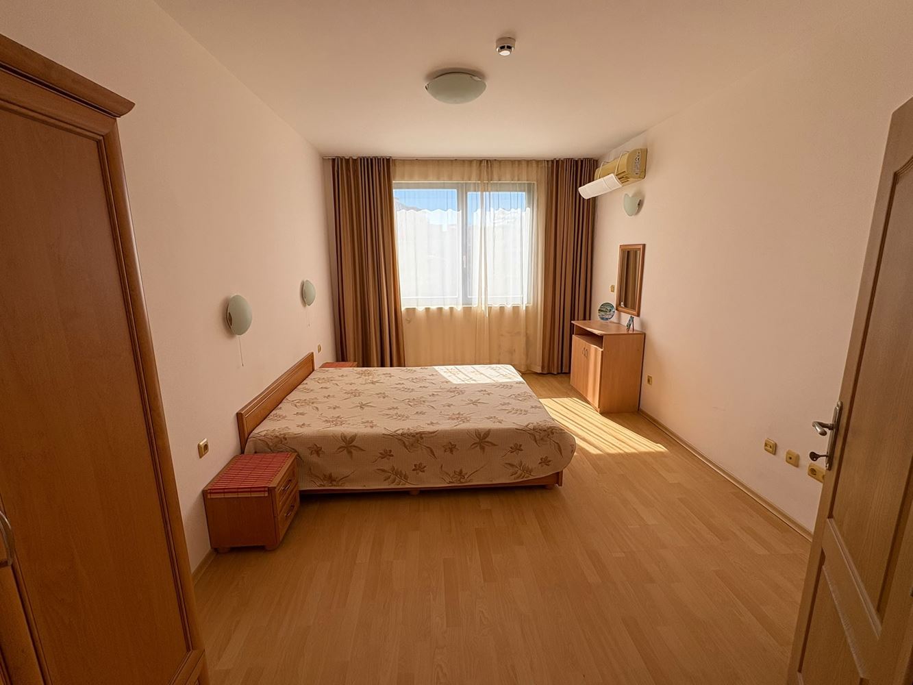 Apartament z jedną sypialnią w Słonecznym Brzegu – komfort w kompleksie z basenami i zjeżdżalniami wodnymi
