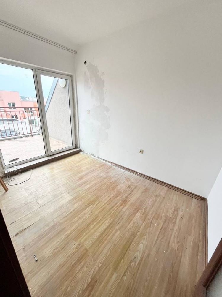 Przestronny apartament dwupoziomowy z dwiema sypialniami między Rawdą a Nessebarem – 200 metrów od plaży, bez opłaty za utrzymanie!  Writing
