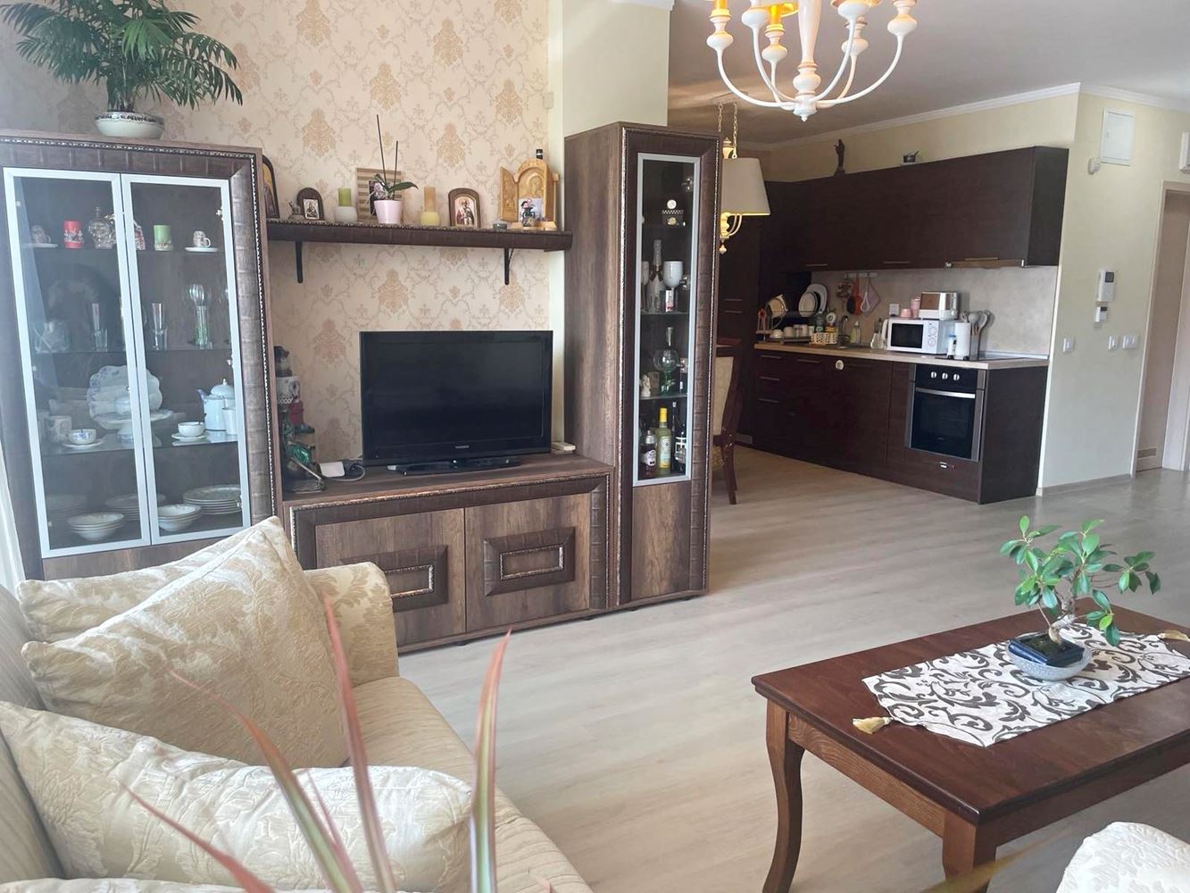Przestronny apartament z dwiema sypialniami 100 metrów od plaży w Nesebyrze