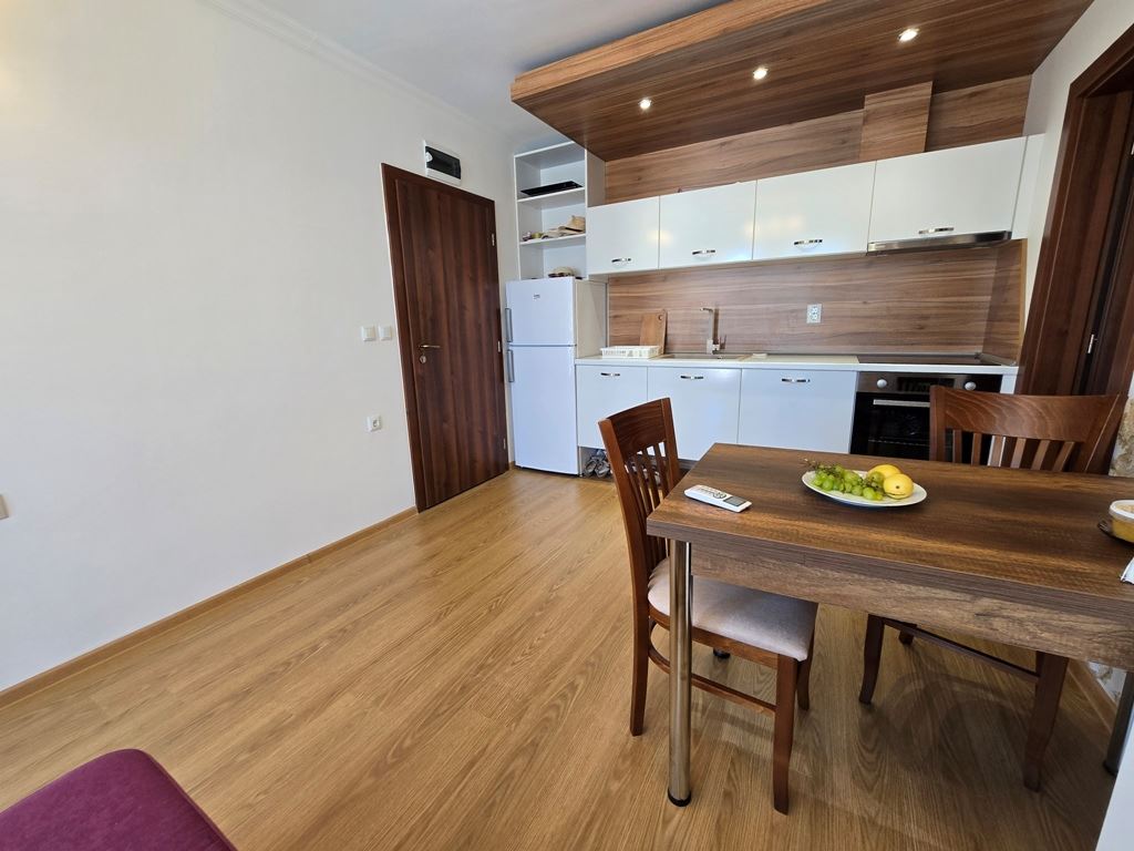 Słoneczny Brzeg - W pełni umeblowany apartament z dwoma balkonami i imponującą infrastrukturą SPA