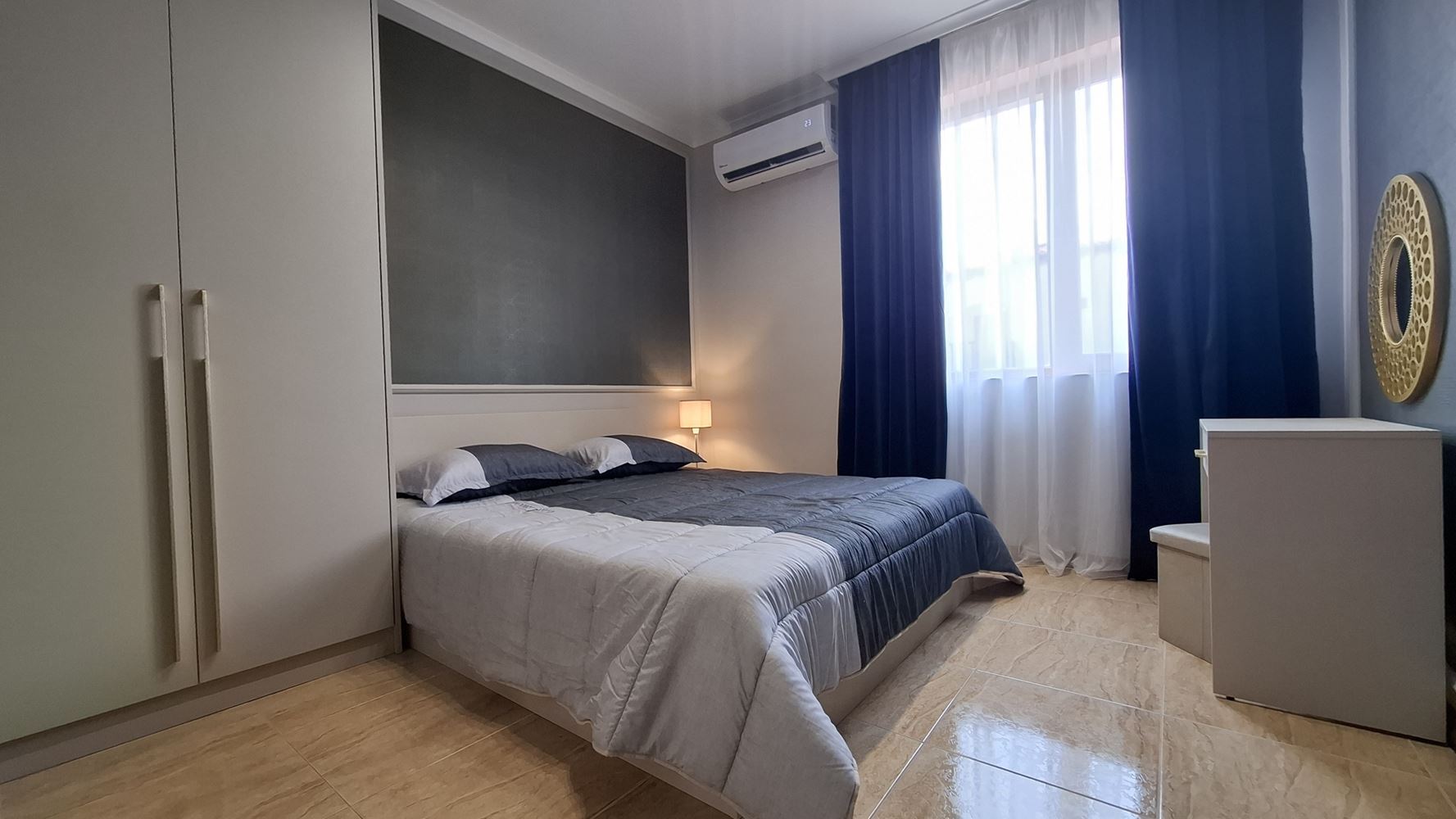 Luksusowy apartament z dwiema sypialniami przy pierwszej linii morza w Świętym Własie – wyjątkowa morska atmosfera i prestiżowy komfort