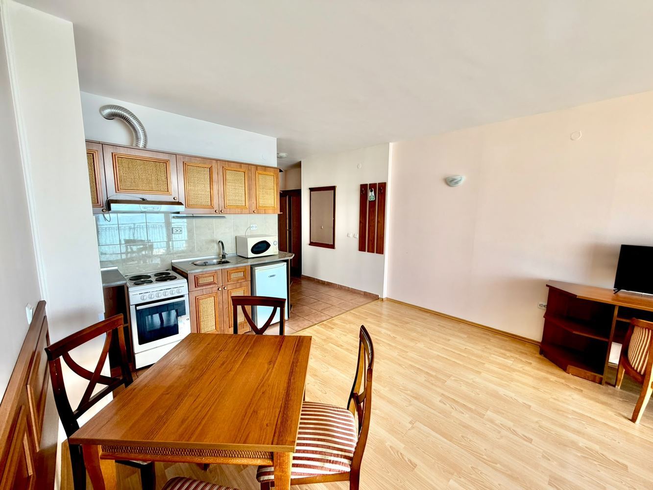 Apartament z jedną sypialnią z panoramicznym widokiem na morze w pierwszej linii brzegowej w Świętym Własie