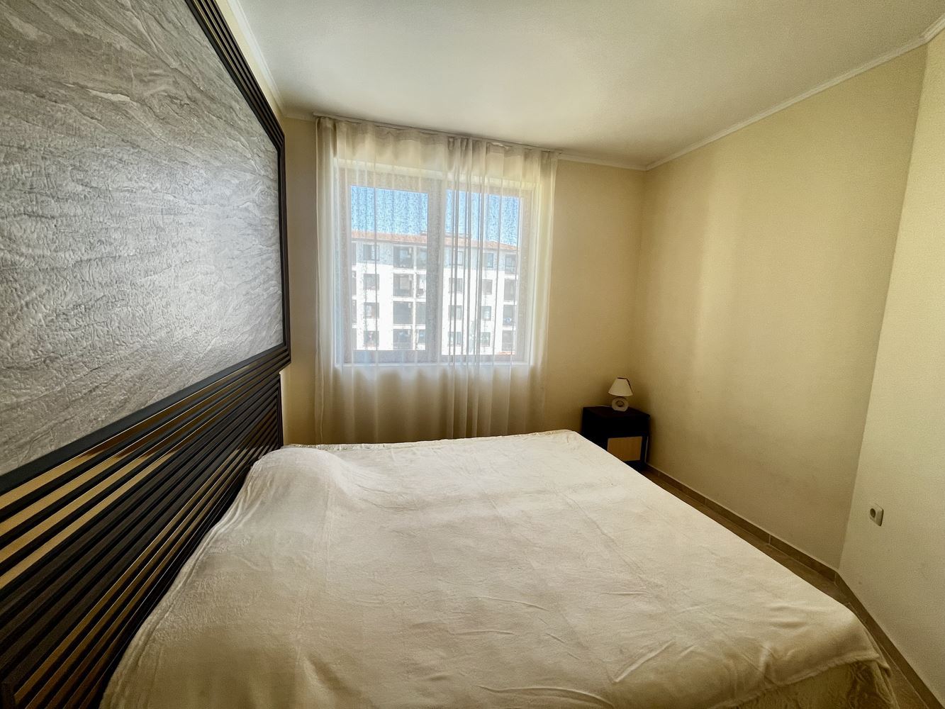 Przestronny apartament z dwiema sypialniami w Nesebyrze – w pełni umeblowany i gotowy do zamieszkania