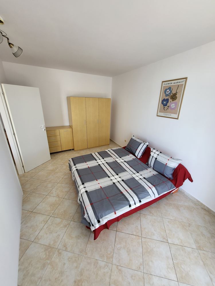 Mały apartament z jedną sypialnią i bezpośrednim wyjściem na basen – przytulna nieruchomość w kompleksie z bogatą infrastrukturą w pobliżu Słonecznego Brzegu