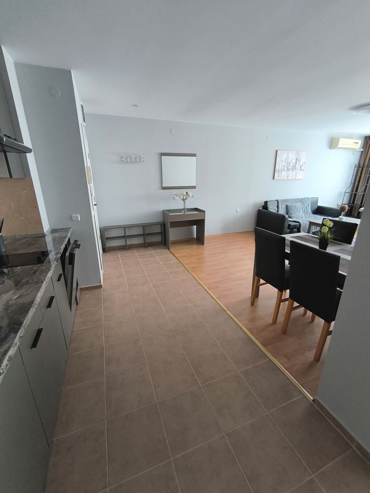 Luksusowy apartament z jedną sypialnią w pierwszej linii brzegowej w Świętym Własie