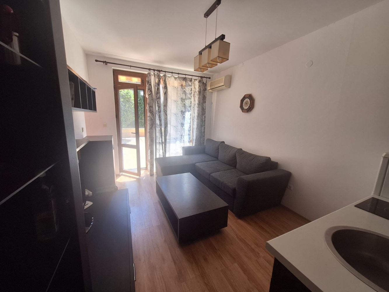 Przytulny apartament z jedną sypialnią na parterze, 300 metrów od morza w Sveti Vlas