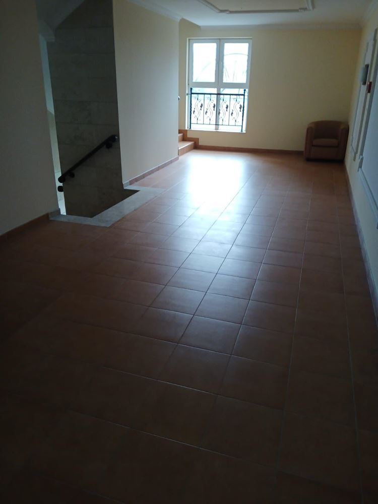 Atrakcyjny apartament z jedną sypialnią przy samej plaży w Pomorie – komfort, baseny i strefa SPA