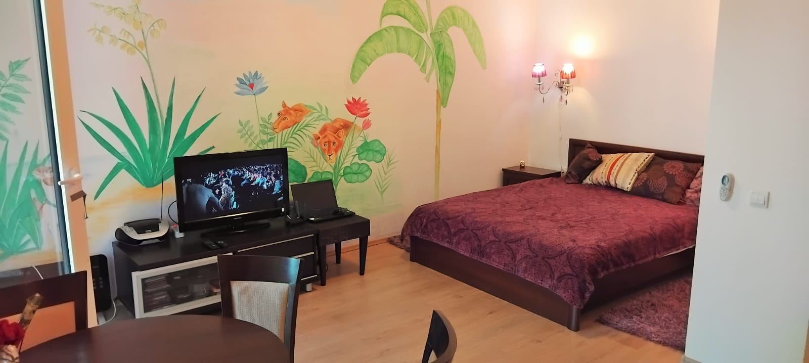 Przestronne studio z widokiem na basen w spokojnym kompleksie w Sveti Vlas – komfort i wygoda nad morzem