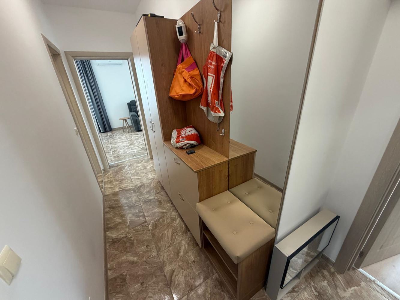Apartament z 2 sypialniami w nowoczesnym kompleksie z pięknym otoczeniem zieleni w Rawdzie