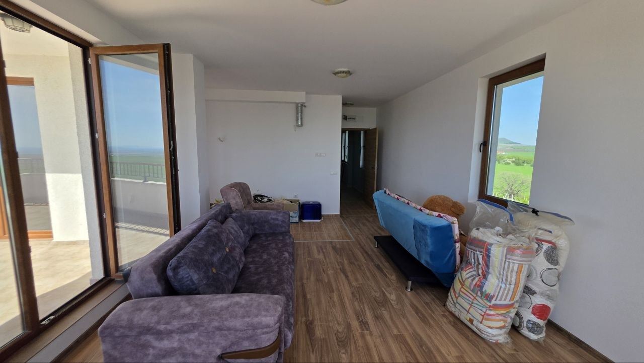 Przestronny apartament z widokiem na morze w Acheloi – cisza, zieleń i luksusowe udogodnienia
