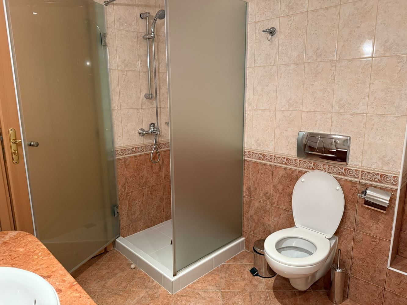 Przestronny apartament z jedną sypialnią w pierwszej linii brzegowej w Pomorie