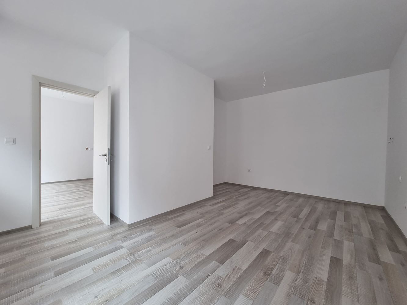 Mieszkanie z jedną sypialnią w Sveti Vlas bez opłat eksploatacyjnych – komfort i spokój 400 m od morza