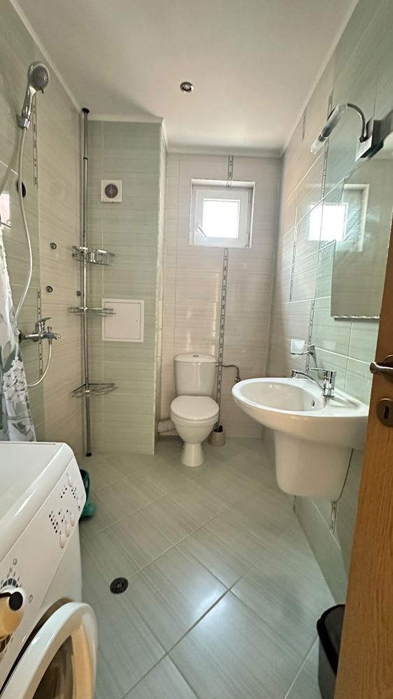 Jasny apartament z dwiema sypialniami w spokojnej części Nessebaru z niską opłatą za utrzymanie