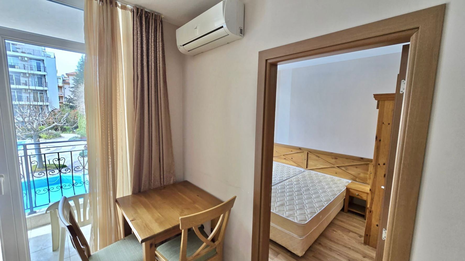 Przytulność, styl i komfort nad morzem – apartament z dwiema sypialniami w sercu Słonecznego Brzegu