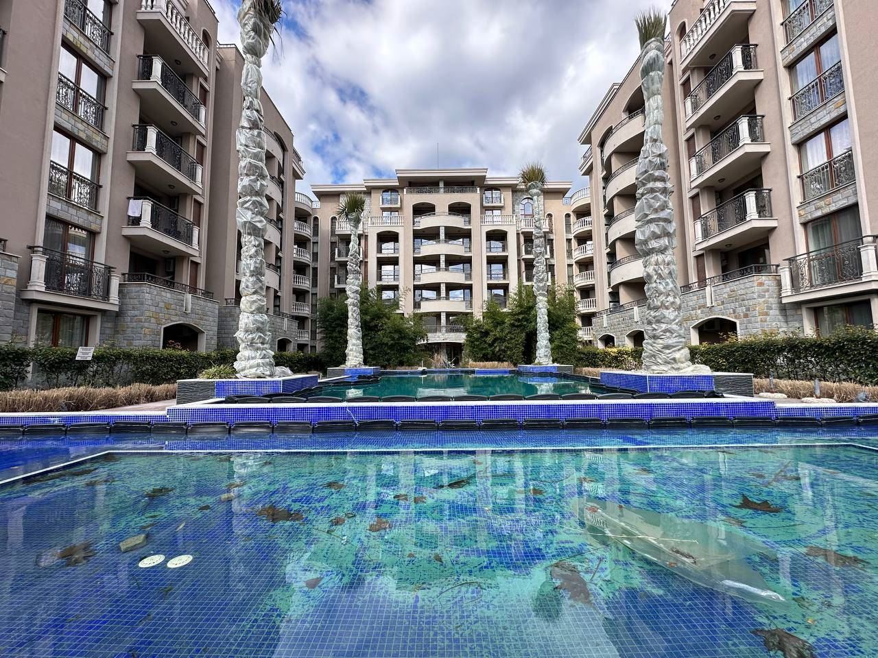 Trzypokojowe mieszkanie w elitarnym kompleksie w Sunny Beach – nowoczesny luksus, komfort i morska atmosfera