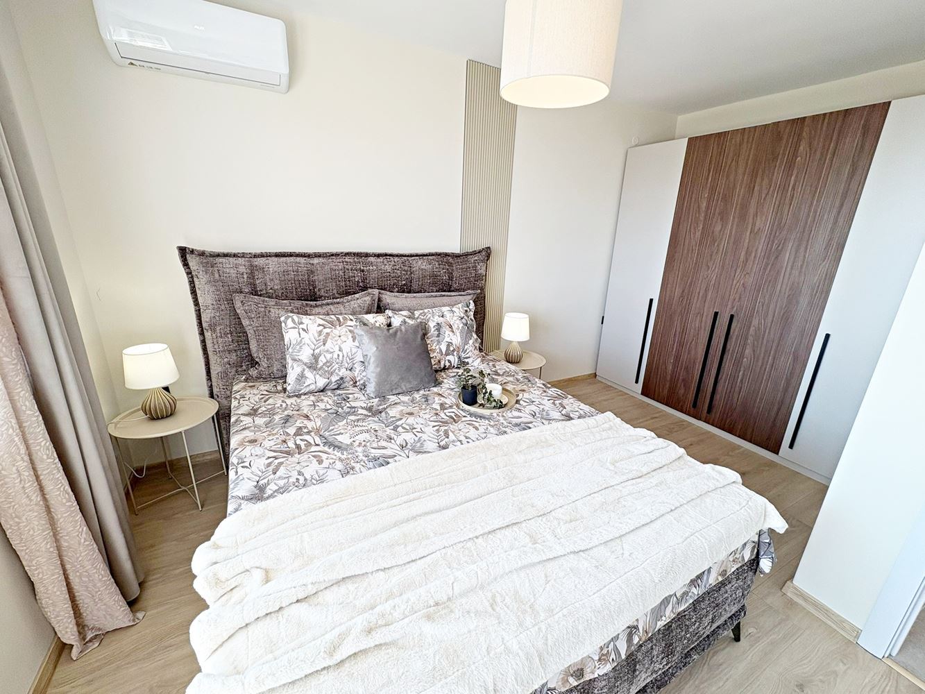 Dwa niezależne przestrzenie mieszkalne z widokiem na morze w centrum Świętego Własu – designerskie wnętrze i własne miejsce parkingowe