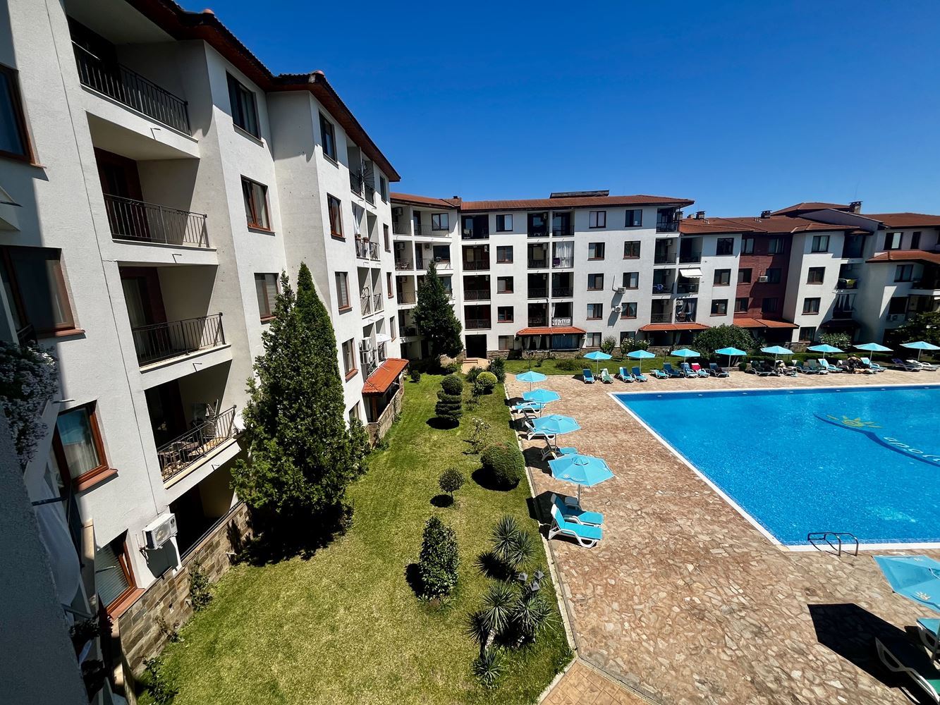 Przestronny apartament z dwiema sypialniami w Nesebyrze – w pełni umeblowany i gotowy do zamieszkania