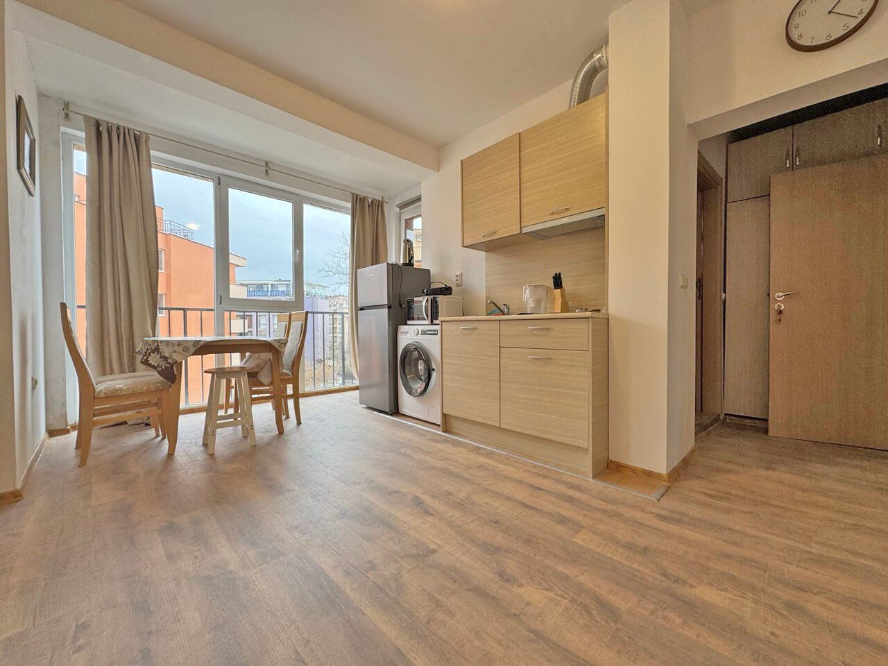 Mieszkanie z jedną sypialnią z widokiem na basen w prestiżowym kompleksie w Słonecznym Brzegu