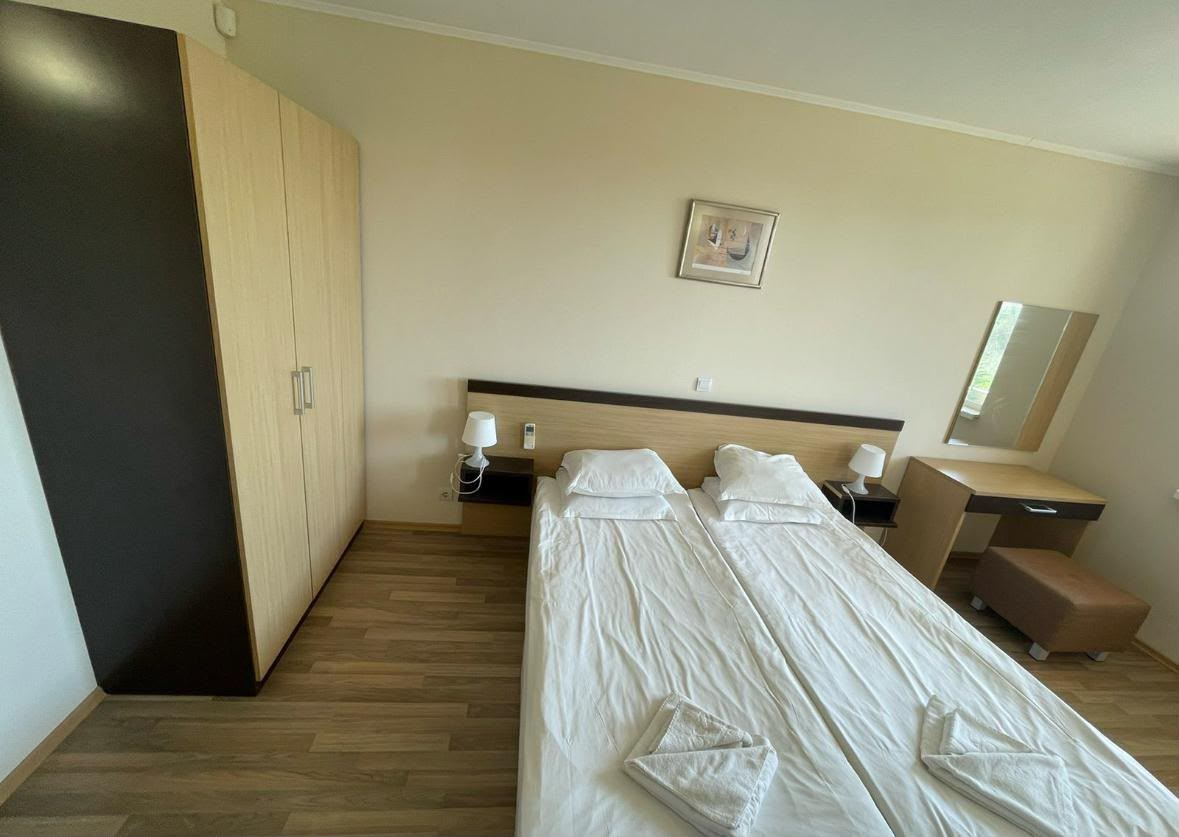 Przestronne mieszkanie z dwiema sypialniami w pierwszej linii brzegowej w Obzor z panoramicznym widokiem na morze