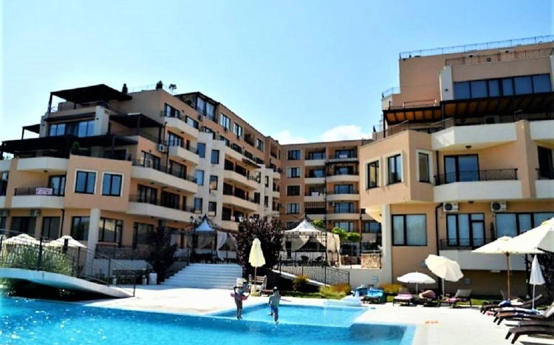 Apartament z dwiema sypialniami 50 metrów od plaży w Rawdzie – nowoczesny budynek, komfort i doskonała lokalizacja
