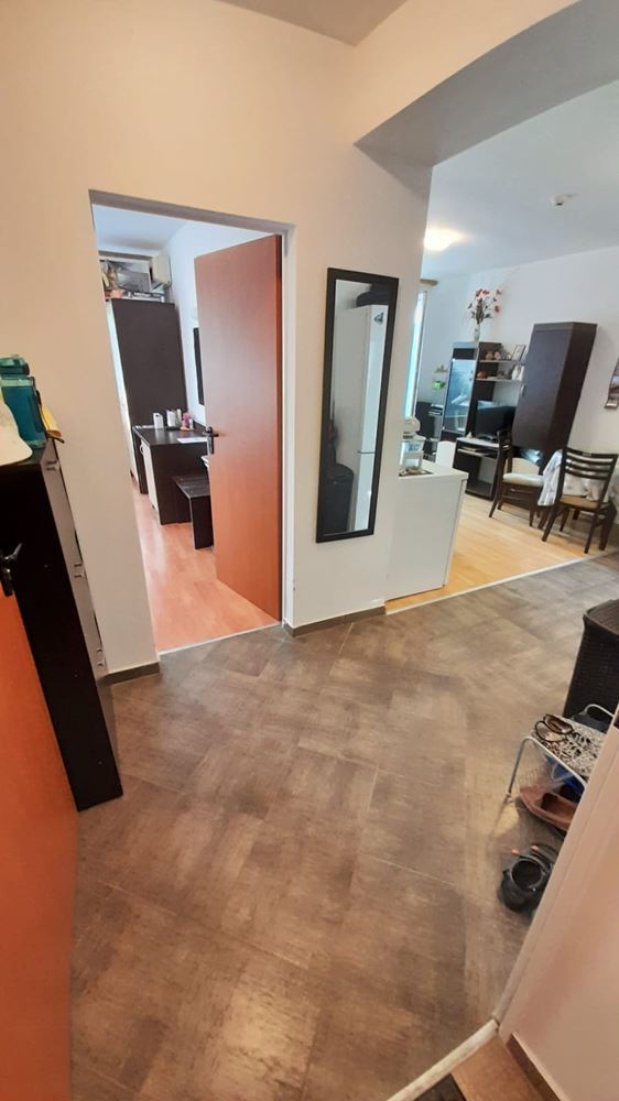 Komfortowy apartament z jedną sypialnią w całorocznym kompleksie z parkingiem w dzielnicy Sarafowo