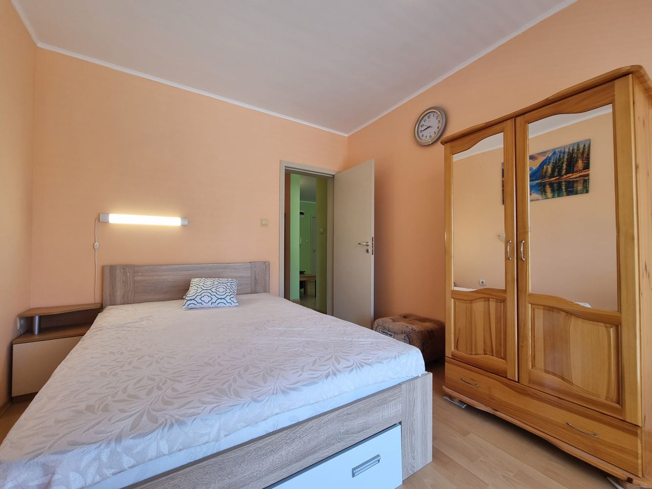 Umeblowany apartament z jedną sypialnią w Słonecznym Brzegu – funkcjonalna nieruchomość z udogodnieniami i niską opłatą eksploatacyjną
