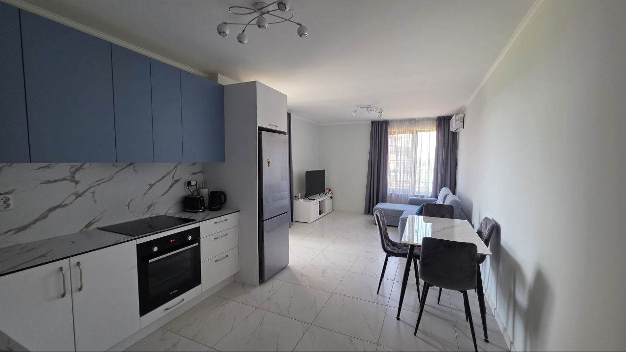 Przestronny apartament z dwiema sypialniami z częściowym widokiem na morze w prestiżowym kompleksie w Nesebyrze – gotowy dla swoich nowych właścicieli
