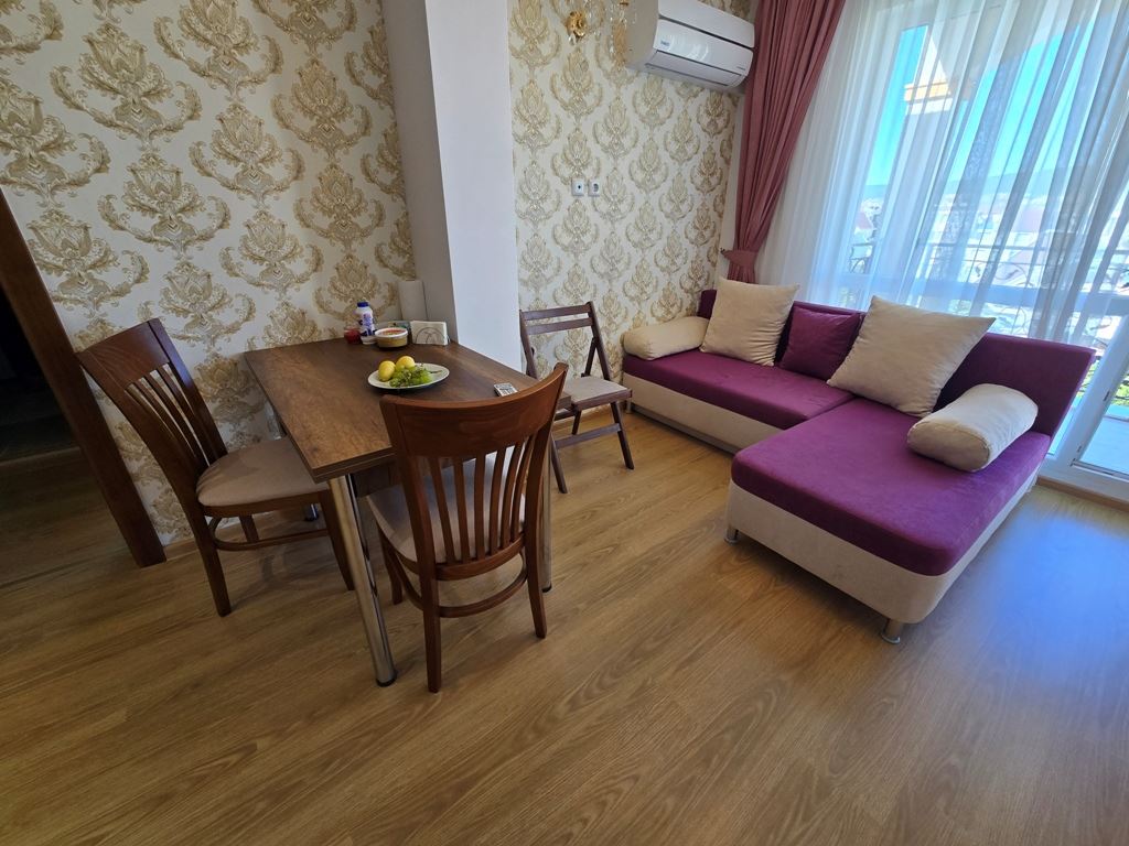 Słoneczny Brzeg - W pełni umeblowany apartament z dwoma balkonami i imponującą infrastrukturą SPA