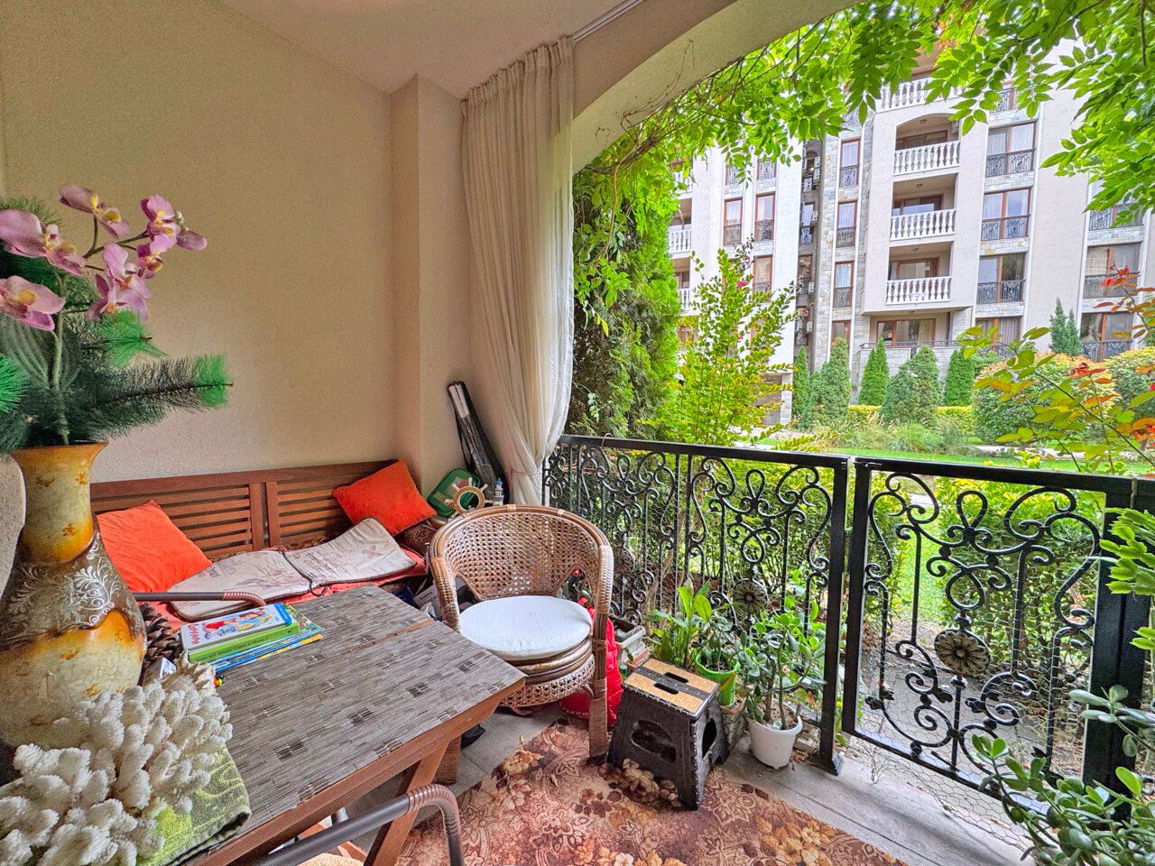 Luksusowy apartament z jedną sypialnią z widokiem na park w prestiżowym kompleksie w Słonecznym Brzegu