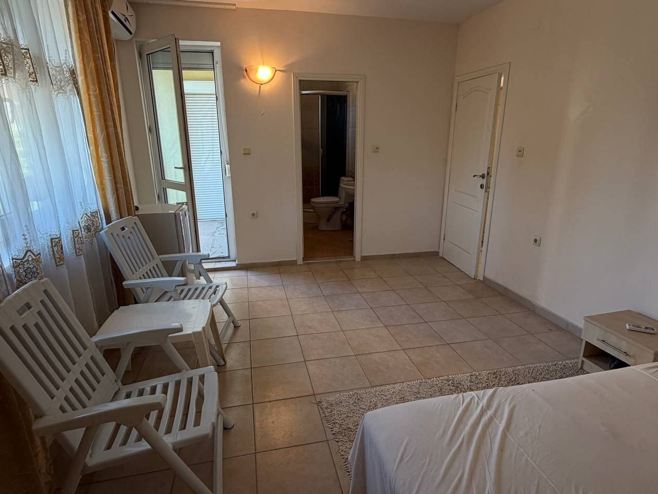 Przestronny apartament z dwiema sypialniami 200 m od plaży w Słonecznym Brzegu – z niską opłatą za utrzymanie