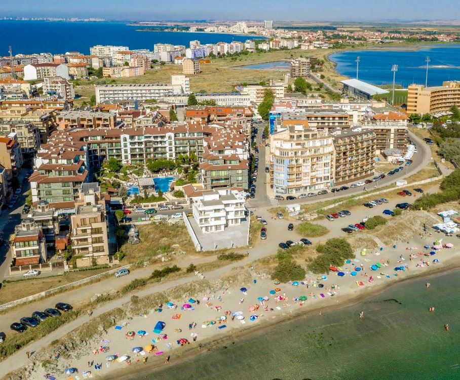 Przestronne mieszkanie trzypokojowe z widokiem na morze w Pomorie – 50 metrów od morza