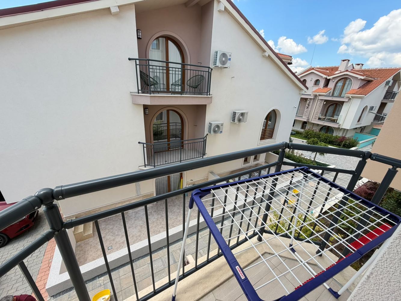 Luksusowy apartament z dwiema sypialniami w nowym kompleksie niedaleko Słonecznego Brzegu – komfort, bezpieczeństwo i doskonała inwestycja