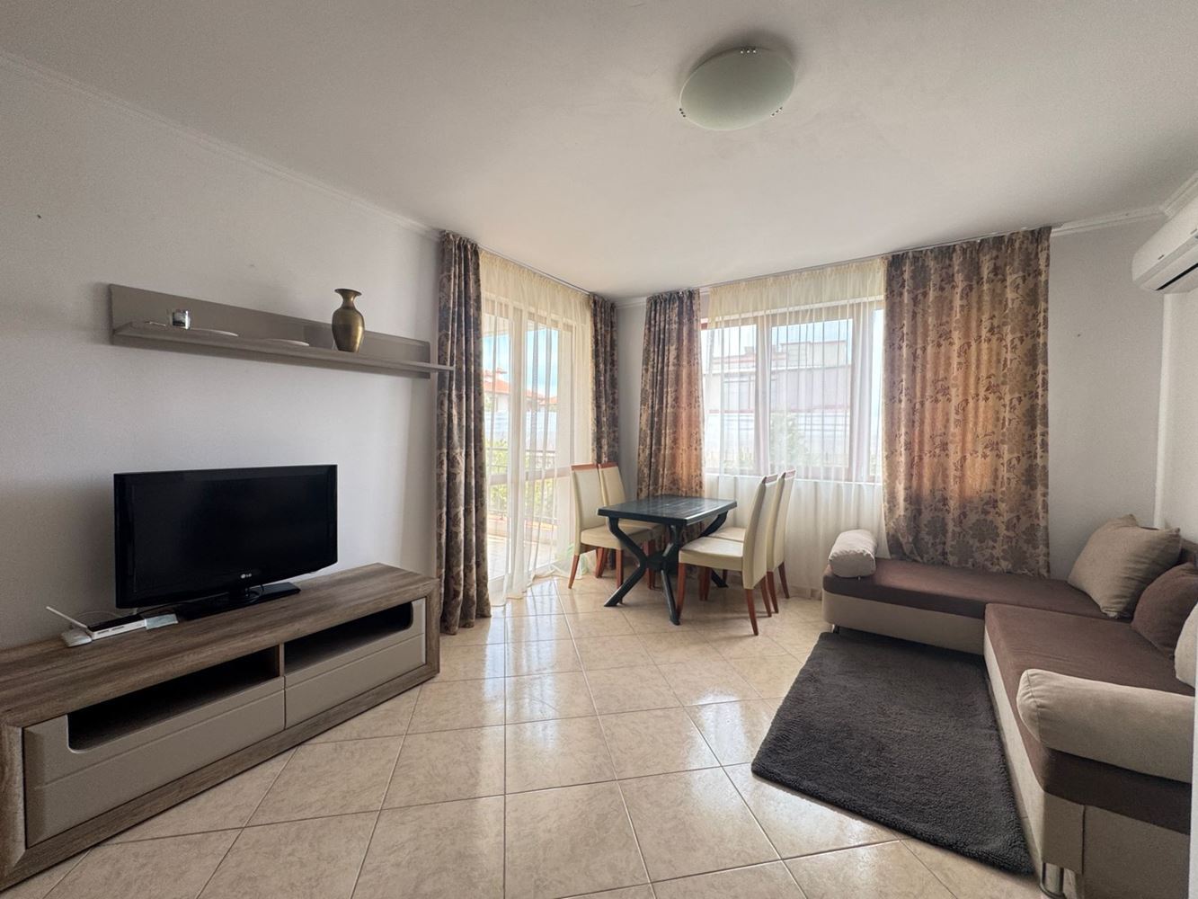 Apartament z jedną sypialnią w zamkniętym kompleksie w Aheloju – w pełni umeblowany i gotowy do zamieszkania