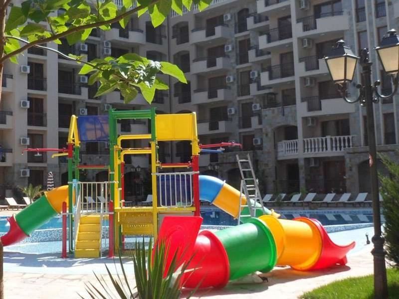 Przestronny apartament z jedną sypialnią w całorocznym kompleksie – doskonały wybór do zamieszkania i inwestycji
