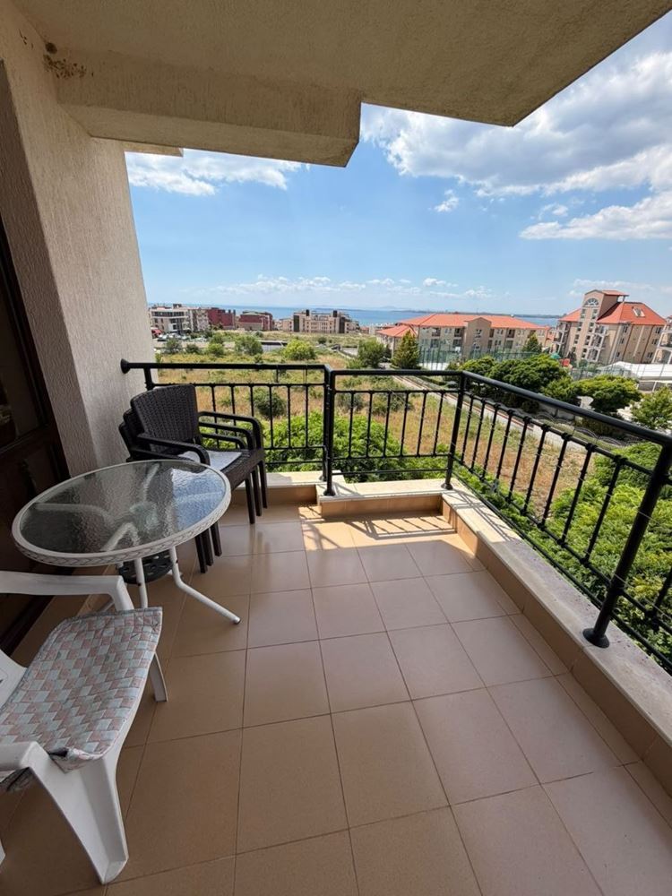 Stylowy apartament z jedną sypialnią z widokiem na morze w prestiżowym kompleksie w Świętym Własie – idealny na wypoczynek i inwestycję
