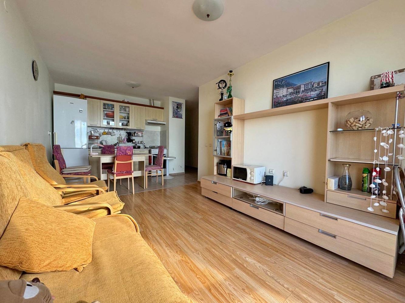 Przestronny apartament z dwiema sypialniami z panoramicznym widokiem na morze i góry – gotowy do zamieszkania