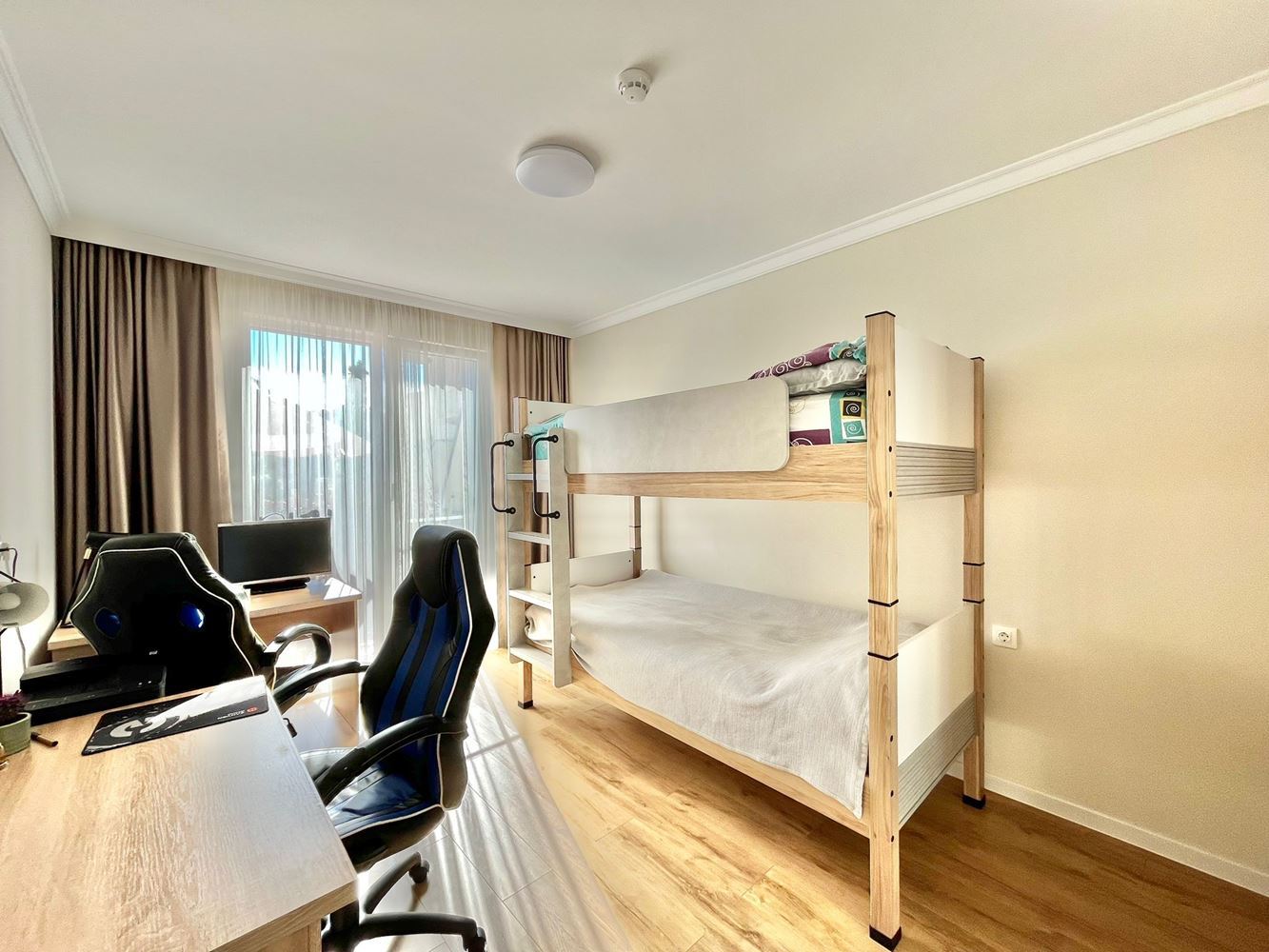 Luksusowy apartament z dwiema sypialniami na dwóch poziomach w sercu Rawdy – nowe budownictwo z basenem i komfortem premium