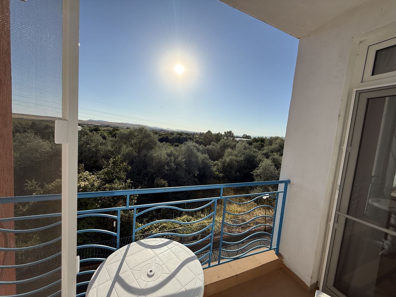 Mieszkanie z jedną sypialnią i tarasem w Słonecznym Brzegu – komfort i całoroczne bezpieczeństwo