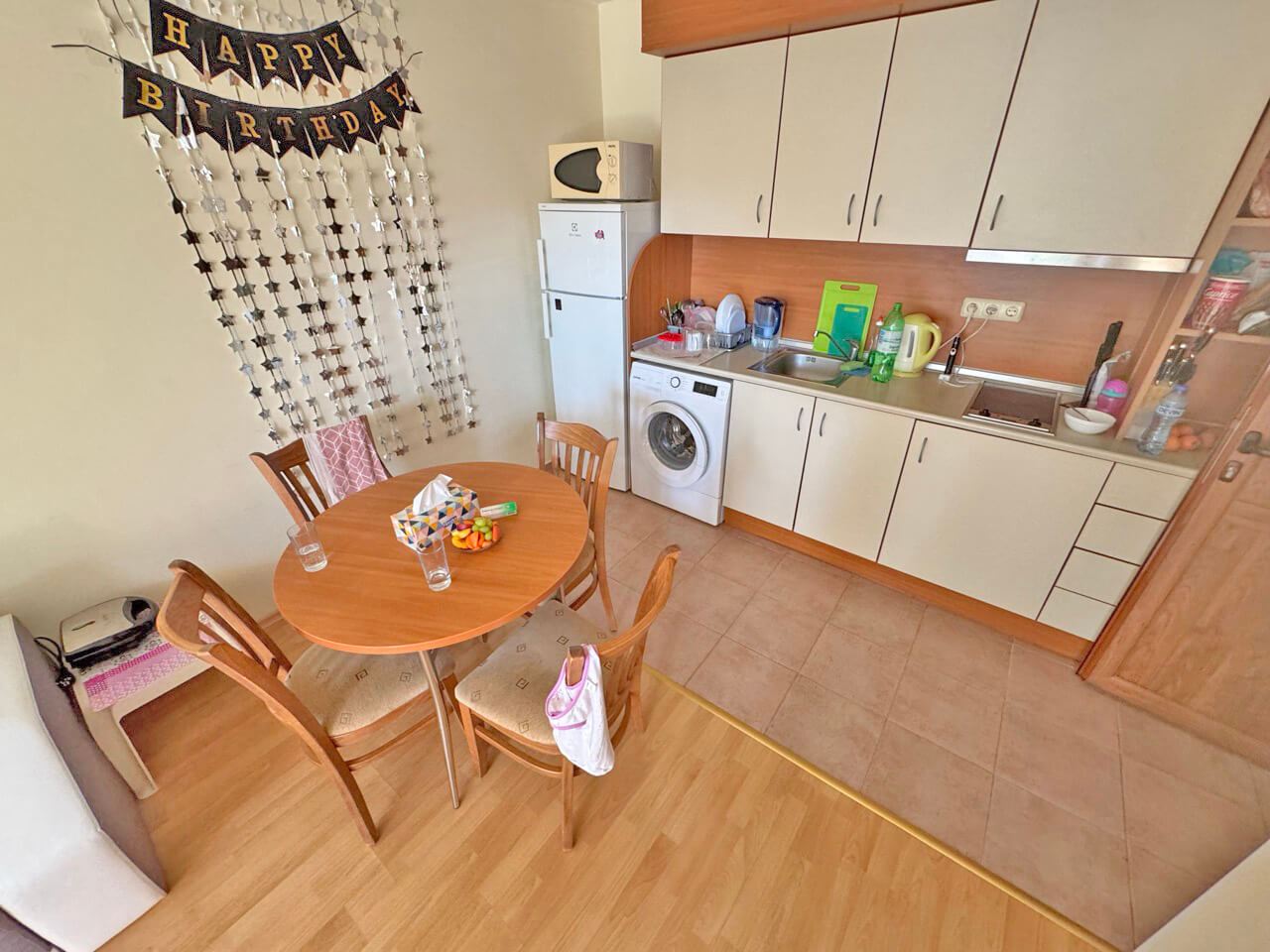 Apartament z dwiema sypialniami w Słonecznym Brzegu – doskonała lokalizacja blisko morza, komfort i pełna gotowość do zamieszkania