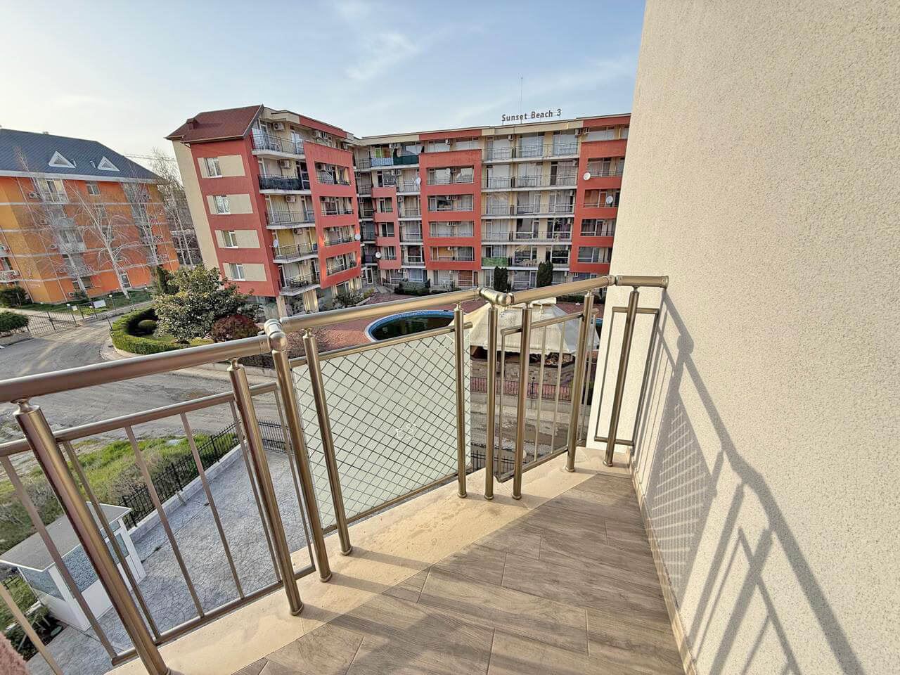 Luksusowo umeblowane mieszkanie z jedną sypialnią w Słonecznym Brzegu – spokój, zieleń i doskonała lokalizacja