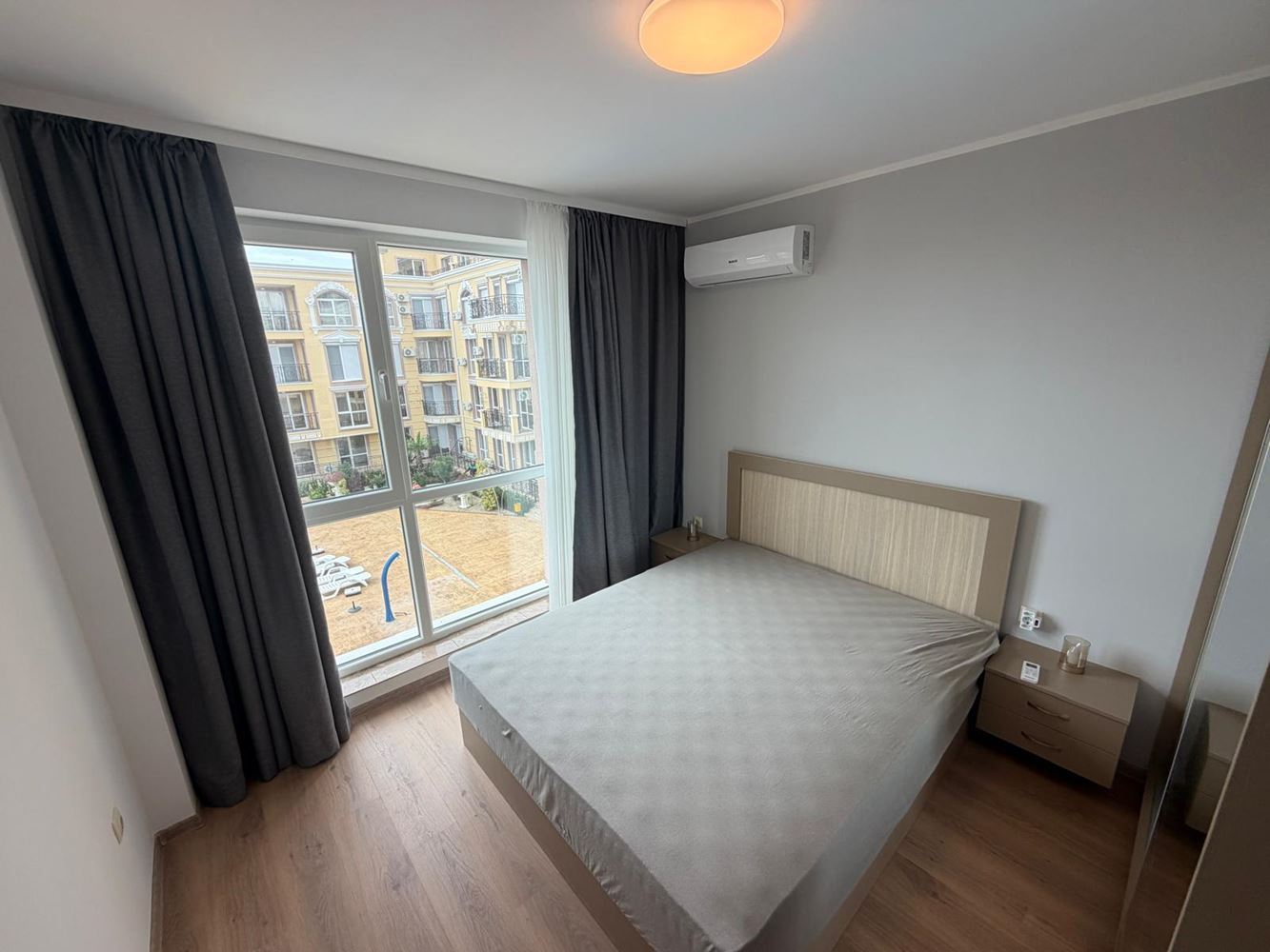Apartament z 2 sypialniami w nowoczesnym kompleksie z pięknym otoczeniem zieleni w Rawdzie