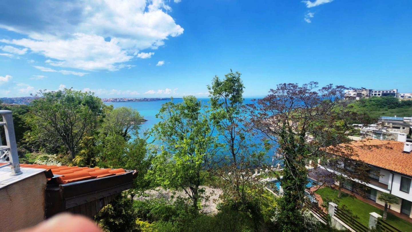 Mieszkanie dwupoziomowe w pierwszej linii brzegowej w Sozopolu z panoramicznymi widokami i butikową lokalizacją