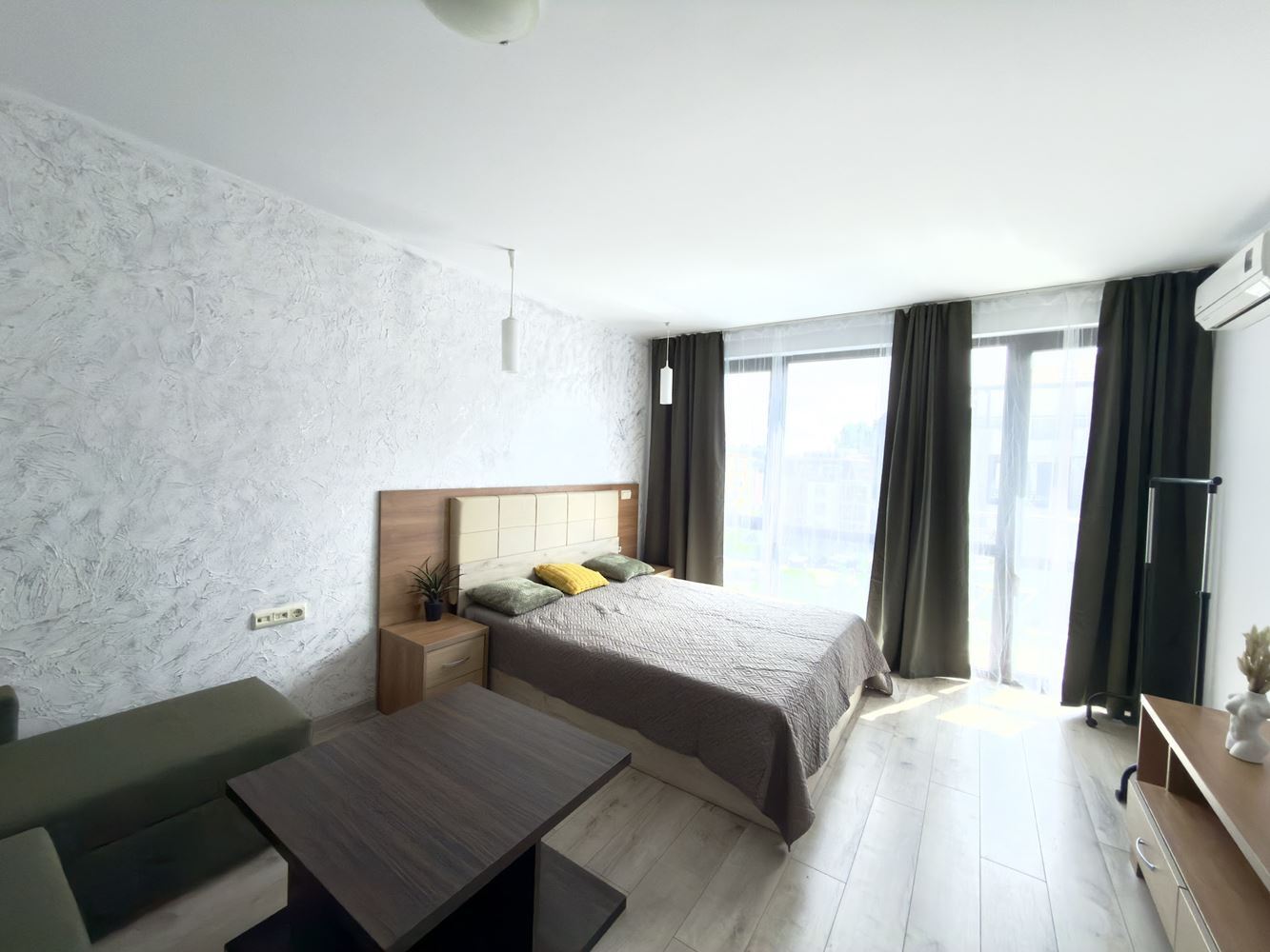 Przestronne studio w Słonecznym Brzegu – doskonała lokalizacja tylko 400 metrów od plaży
